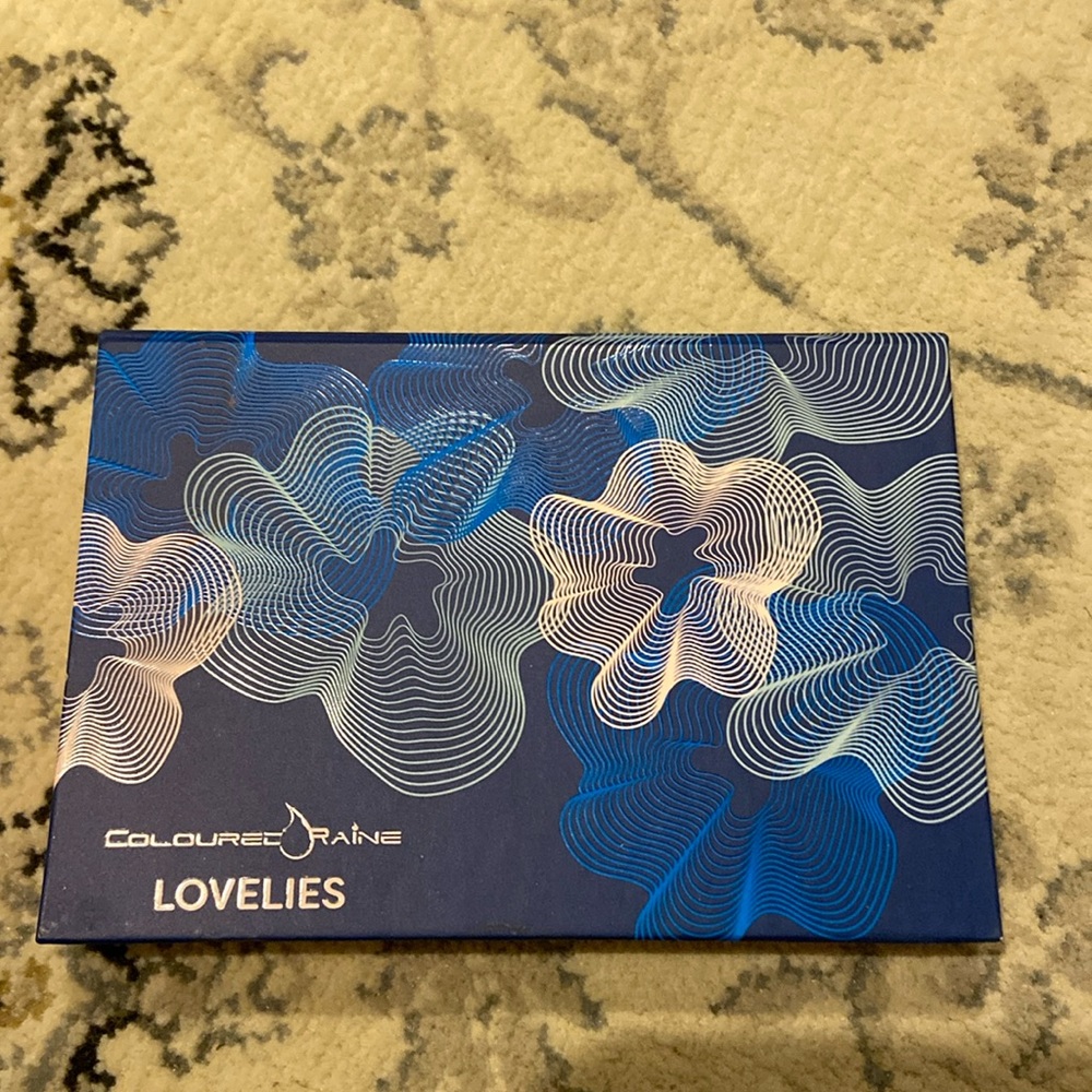 Coloured Raine Lovelies 6 shade Eyeshadow Palette